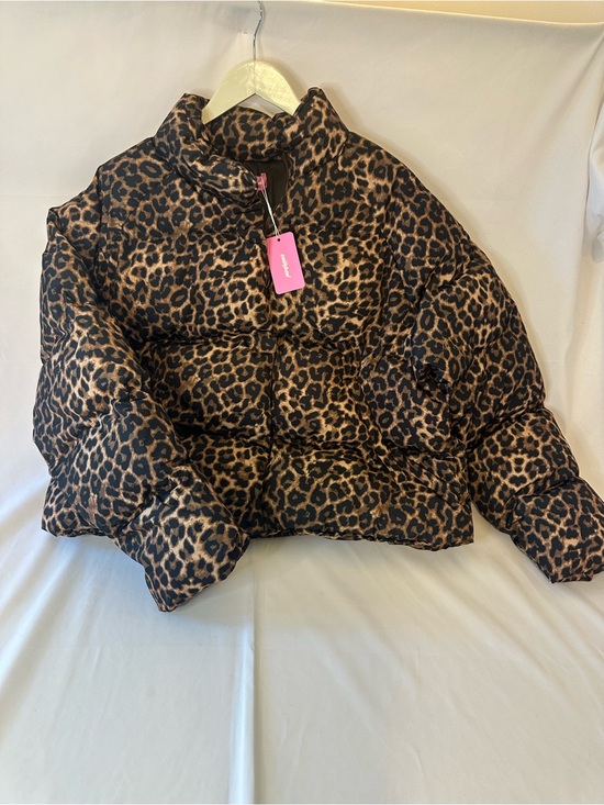 Edikted Jackets & Blazers - Edikted Dalya Leopard Print Puffer Crop Jacket NWT Large